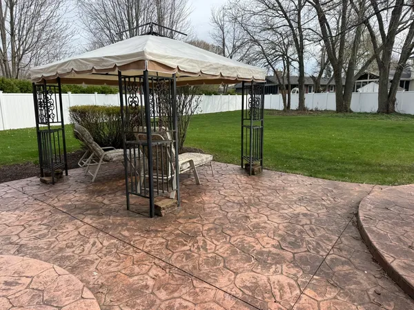 $399,900 | 1764 Tallmeadow Drive, DeKalb, IL 60115