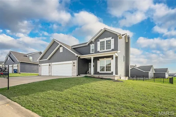 $429,900 | 100 Edgewater Court, Moscow Mills, MO 63362