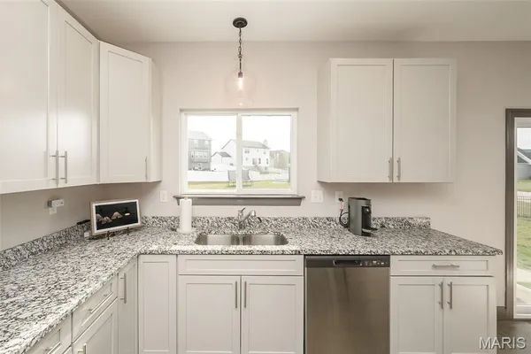 $429,900 | 100 Edgewater Court, Moscow Mills, MO 63362