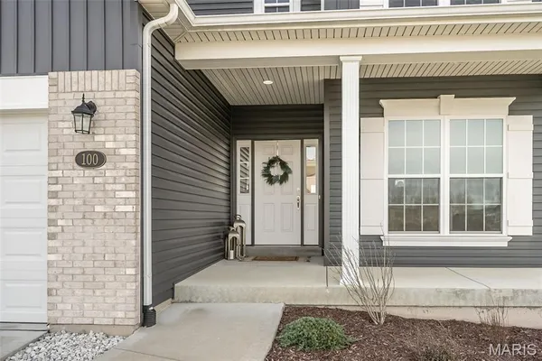 $429,900 | 100 Edgewater Court, Moscow Mills, MO 63362