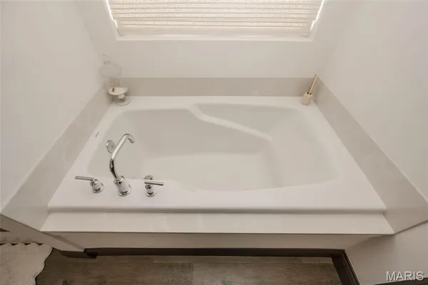 $429,900 | 100 Edgewater Court, Moscow Mills, MO 63362