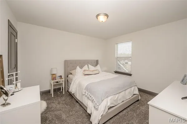 $429,900 | 100 Edgewater Court, Moscow Mills, MO 63362