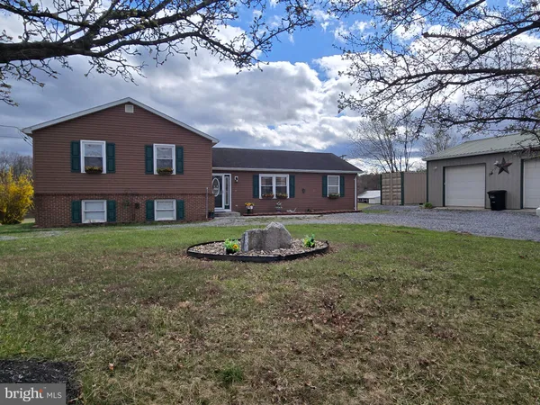 $450,000 | 70 Kathys Lane, Hedgesville, WV 25427