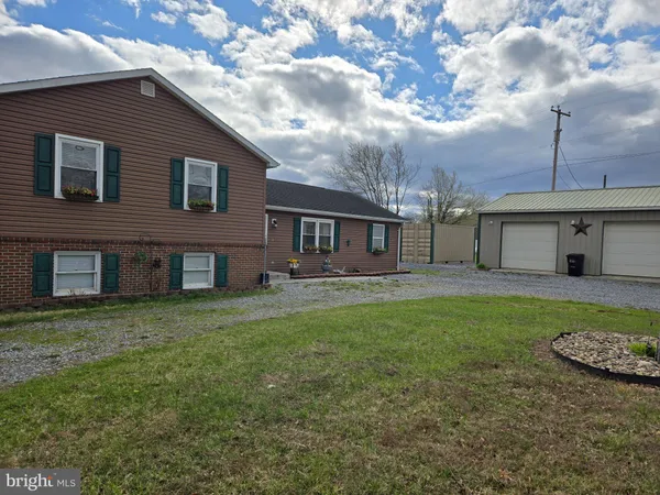 $440,000 | 70 Kathys Lane, Hedgesville, WV 25427