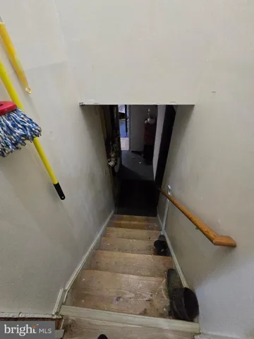 a view of a workspace with furniture