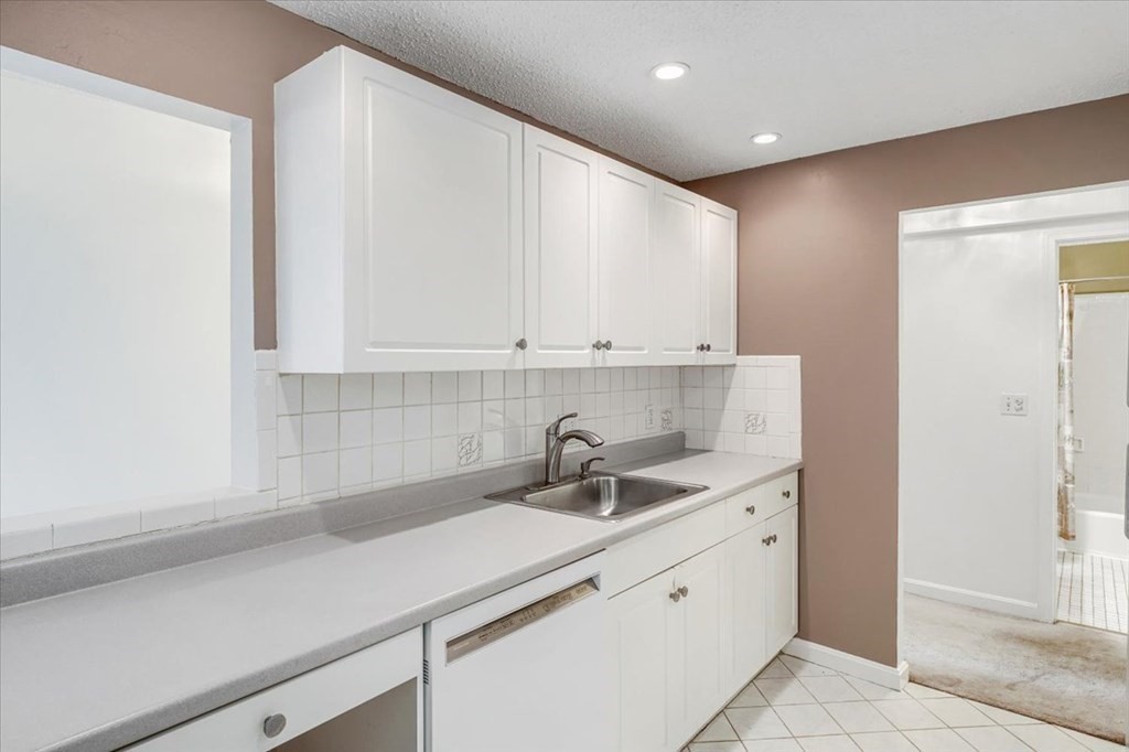 25 Clark's Road, Unit 308 Amesbury, MA 01913 - Photo 13 of 26 Gallery Image 13