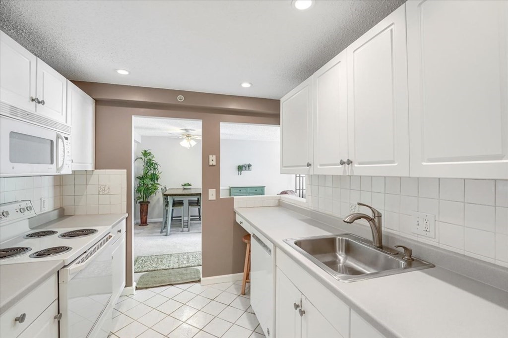 25 Clark's Road, Unit 308 Amesbury, MA 01913 - Photo 14 of 26 Gallery Image 14