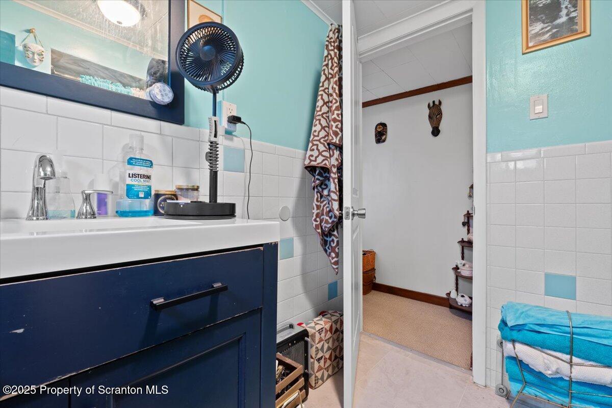 413 New Street Duryea, PA 18642 - Photo 38 of 42 12-Apt 2 Bathroom