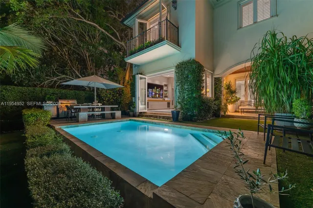 $3,975,000 | 4819 University Drive, Coral Gables, FL 33146