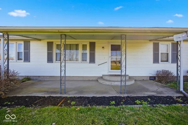 $236,000 | 6519 West Us Highway, Holton, IN 47023