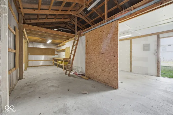 $236,000 | 6519 West Us Highway, Holton, IN 47023