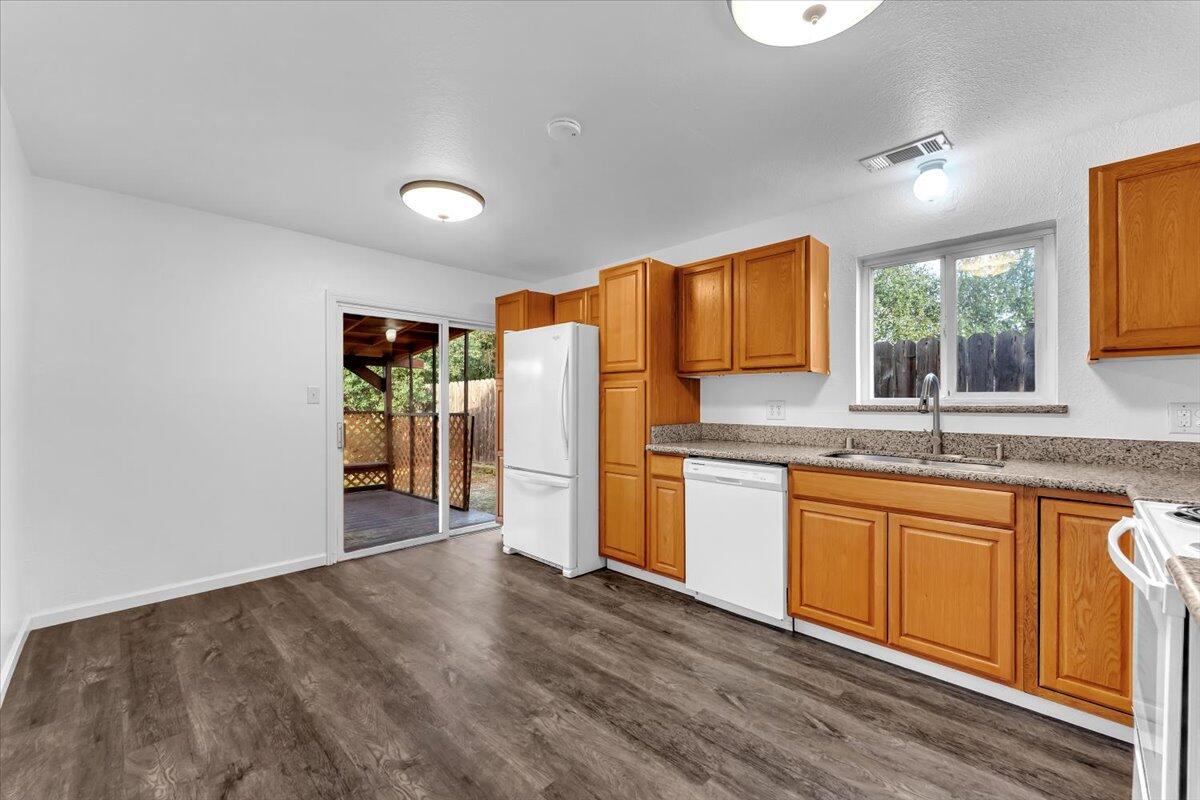 1156 Echo Road Redding, CA 96002 - Photo 6 of 18 10-1156 Echo Rd - I-5