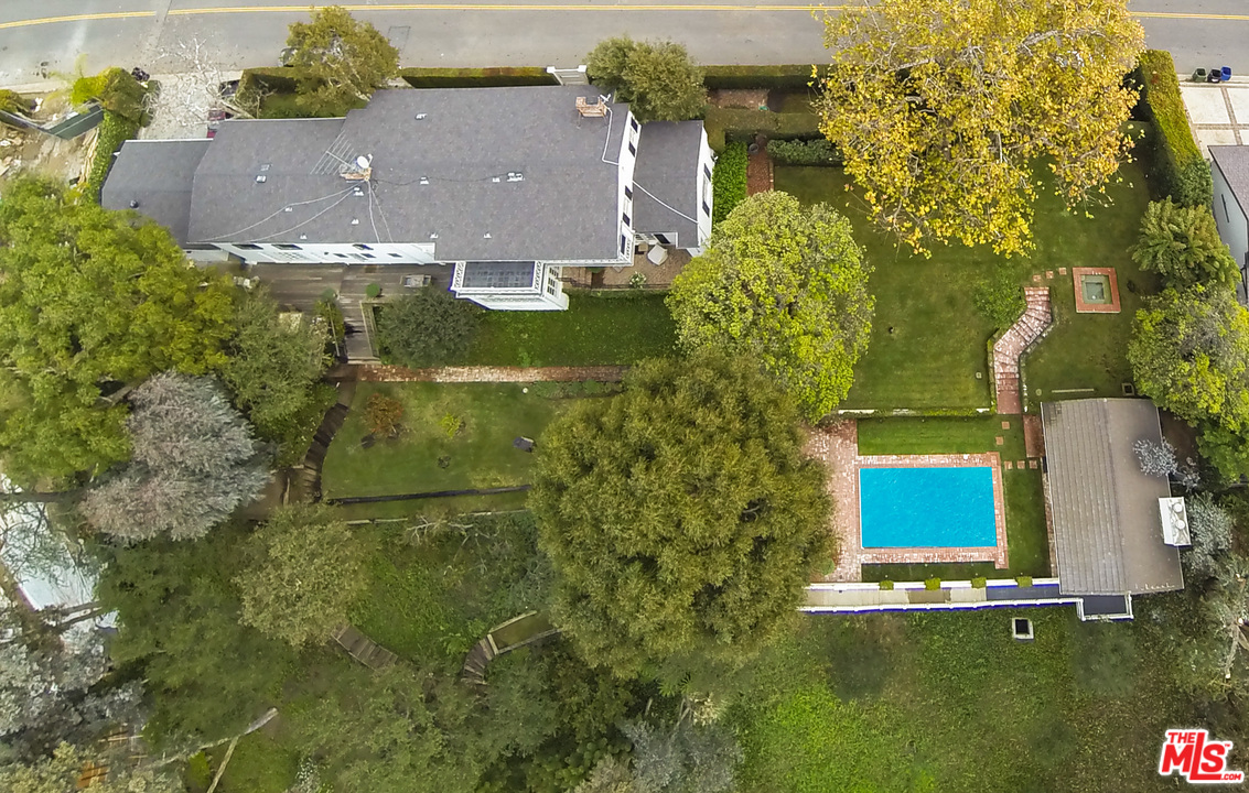 425 North Tigertail Road Los Angeles, CA 90049 - Photo 16 of 17