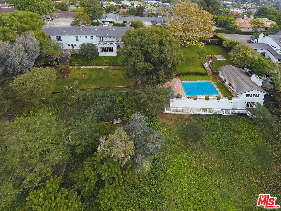 425 North Tigertail Road Los Angeles, CA 90049 - Photo 17 of 17