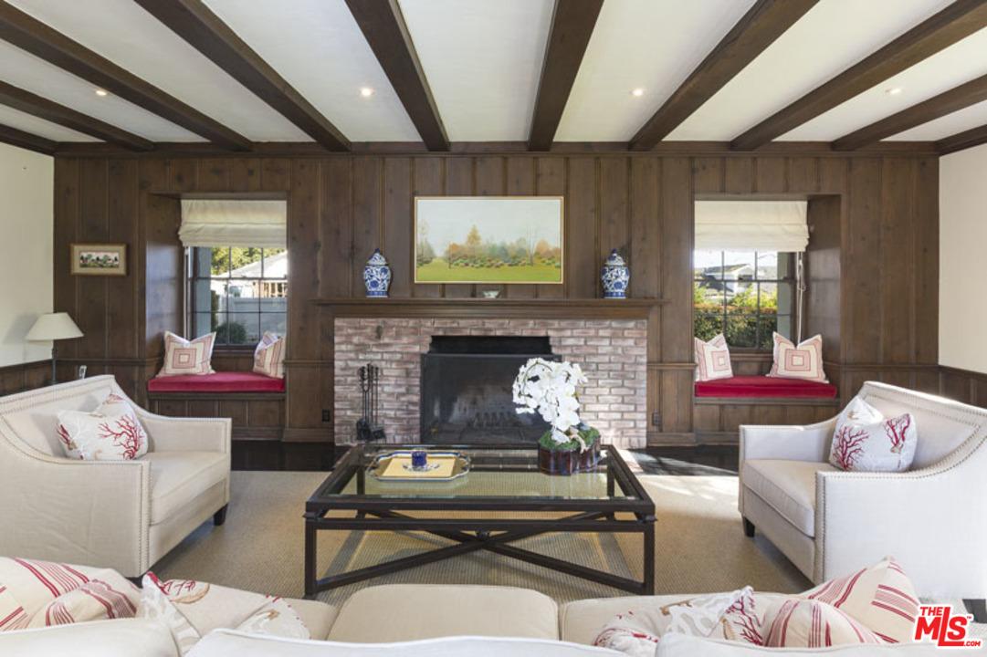 425 North Tigertail Road Los Angeles, CA 90049 - Photo 10 of 17