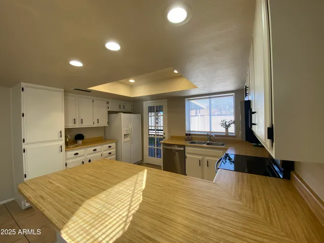 $2,050 | 7120 West Sunnyslope Lane, Peoria, AZ 85345