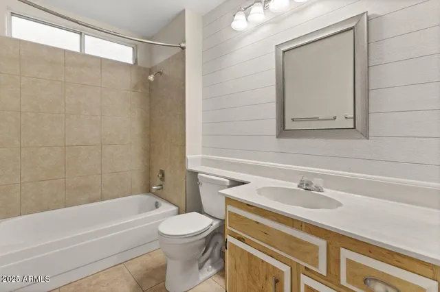 $2,050 | 7120 West Sunnyslope Lane, Peoria, AZ 85345