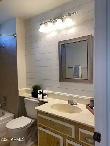 $2,050 | 7120 West Sunnyslope Lane, Peoria, AZ 85345