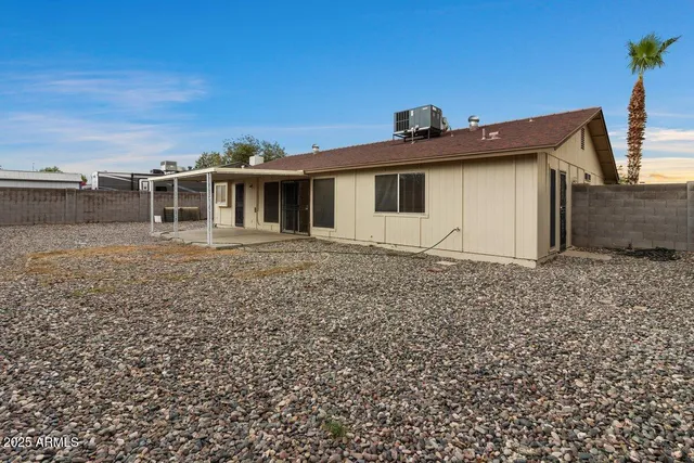 $2,050 | 7120 West Sunnyslope Lane, Peoria, AZ 85345