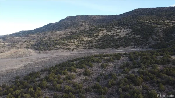 a view of a dry top field