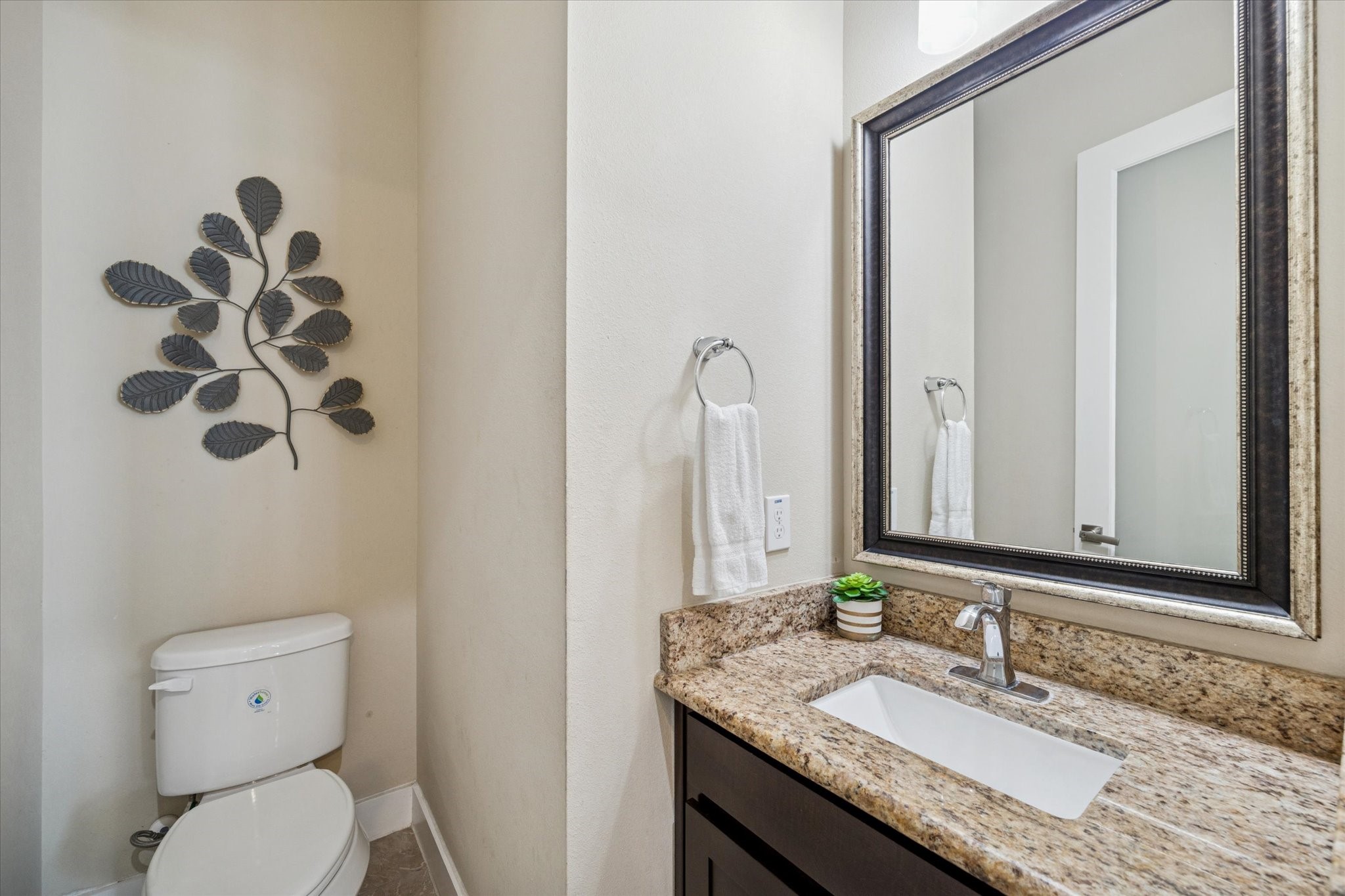 4417 Eli Street Houston, TX 77007 - Photo 10 of 24 Conveniently located half bath on the 2nd floor.