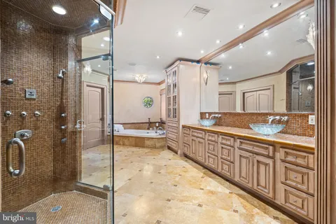 a view of a walk in closet