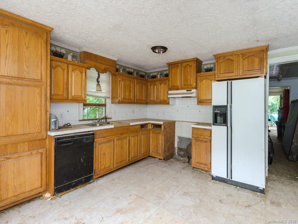 565 School Road East Asheville, NC 28803 - Photo 3 of 22