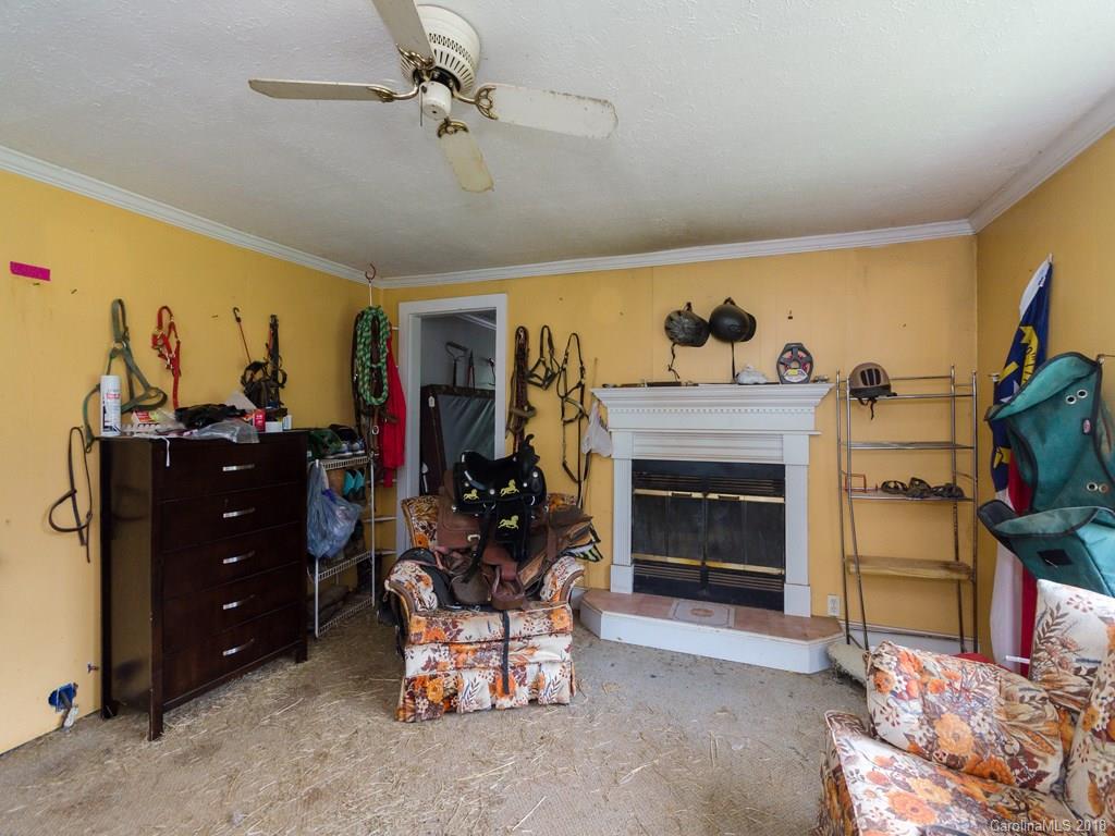 565 School Road East Asheville, NC 28803 - Photo 5 of 22