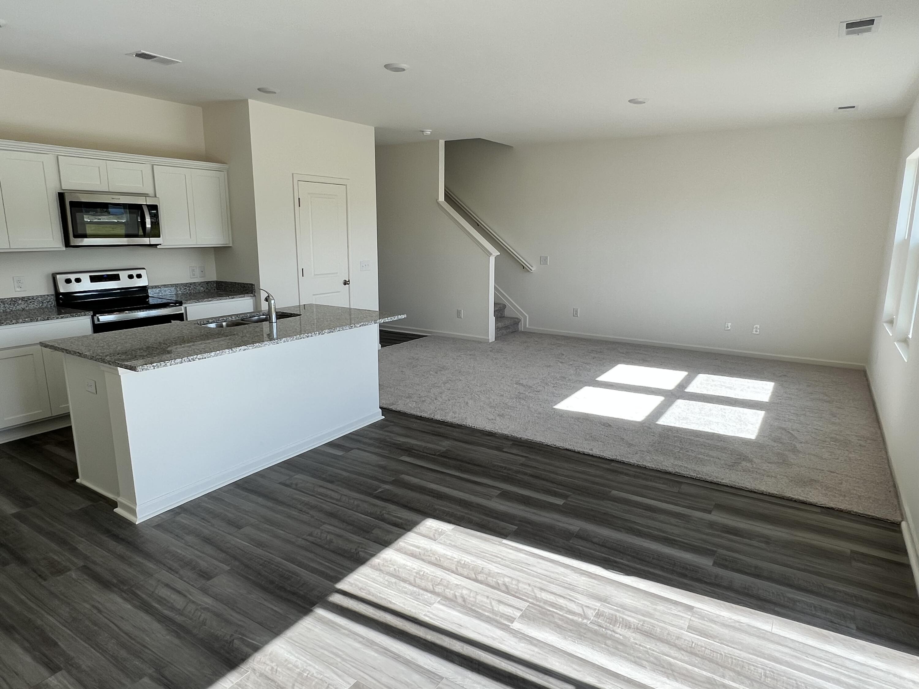 234 Phoenix Drive Summerville, SC 29486 - Photo 4 of 9 Kitchen
