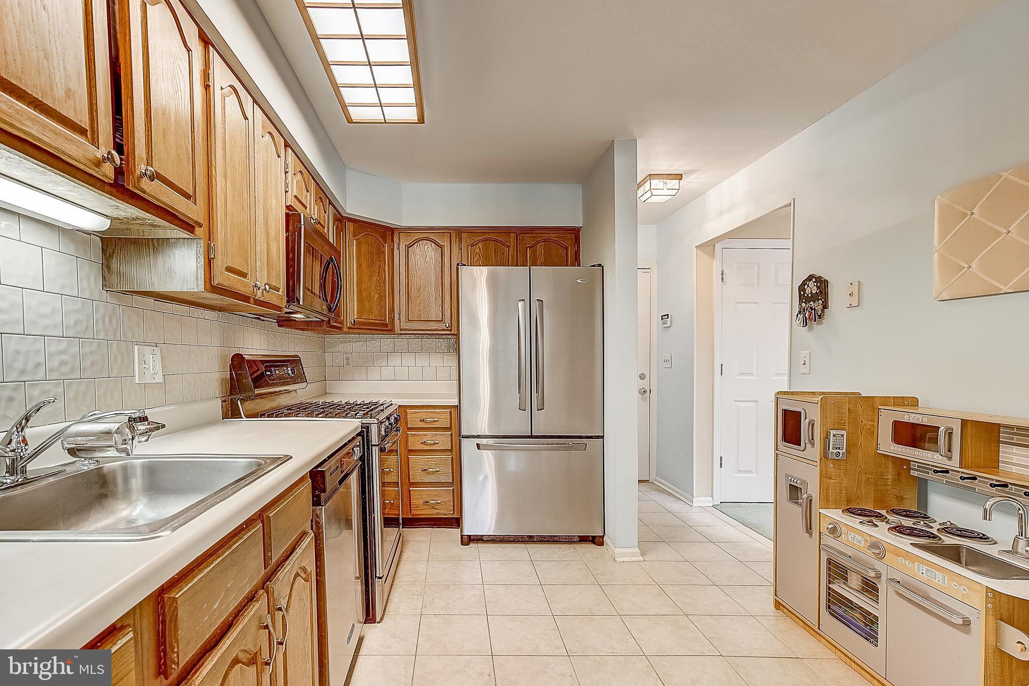 11 Spruce Road East Windsor, NJ 08520 - Photo 12 of 36