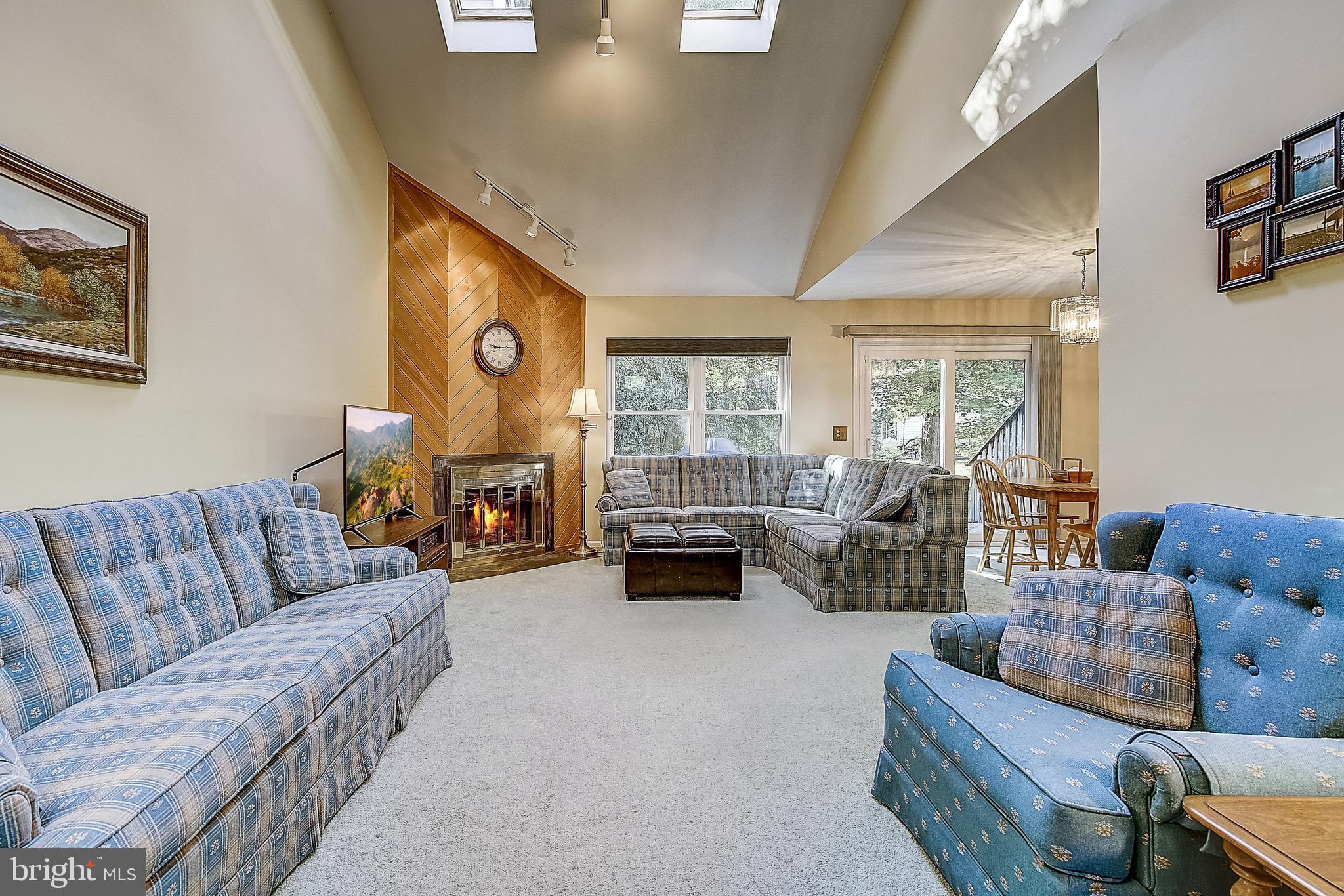 11 Spruce Road East Windsor, NJ 08520 - Photo 4 of 36