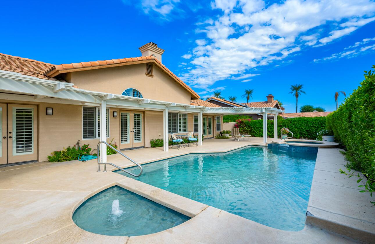 E5BA8791-700F-4B41-BC48-90CD4D197B9F