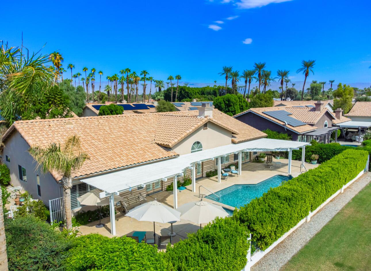 28 Park Mirage Lane Rancho Mirage, CA 92270 - Photo 2 of 60 B49817F8-6E47-48CB-AF34-AE54B58AE26B