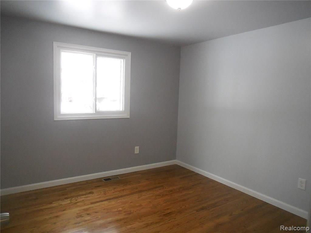 21070 Andover Road Southfield, MI 48076 - Photo 23 of 30 DSCN1941.JPG