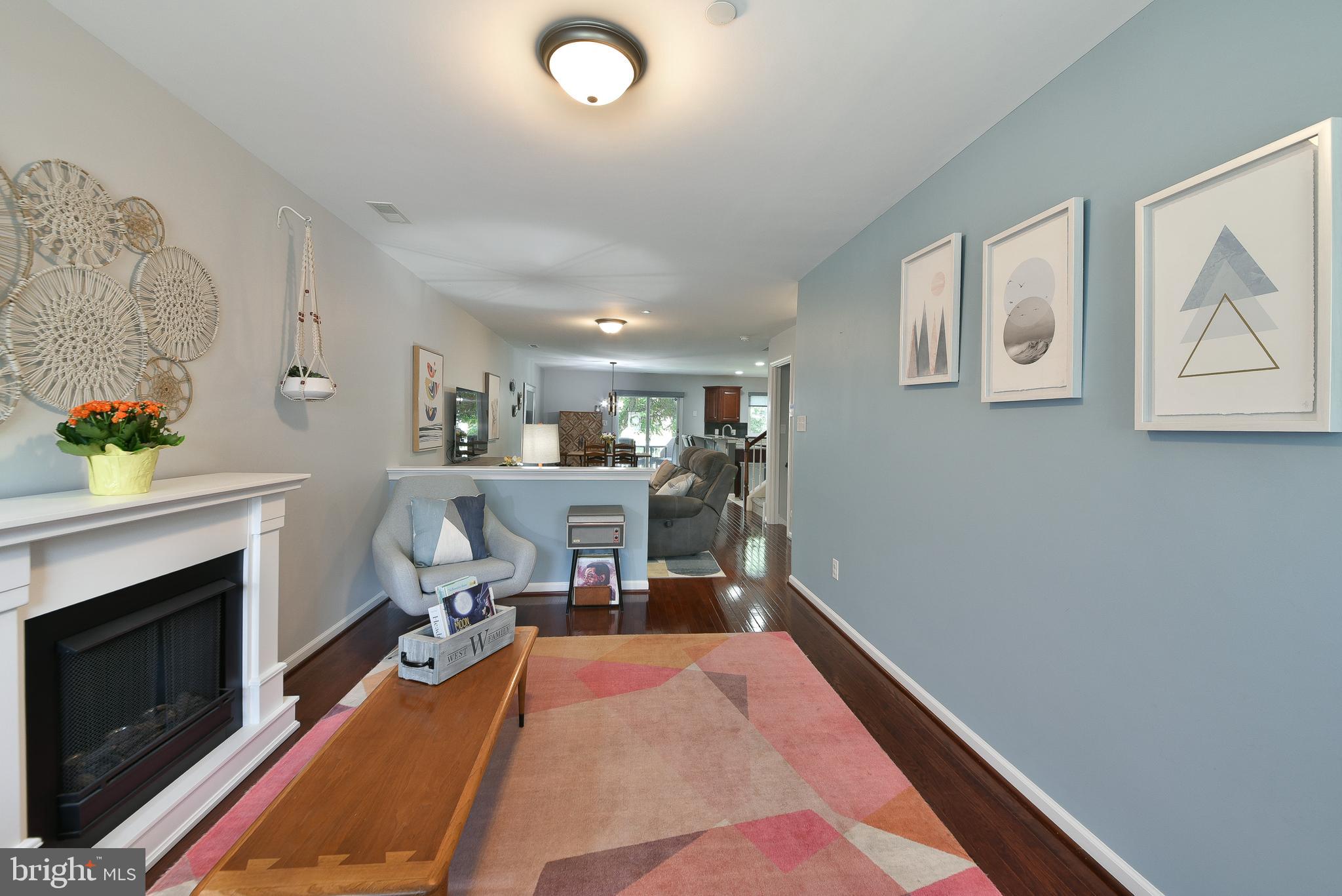 400 North York Road, Unit C Hatboro, PA 19040 - Photo 7 of 38 Living Room