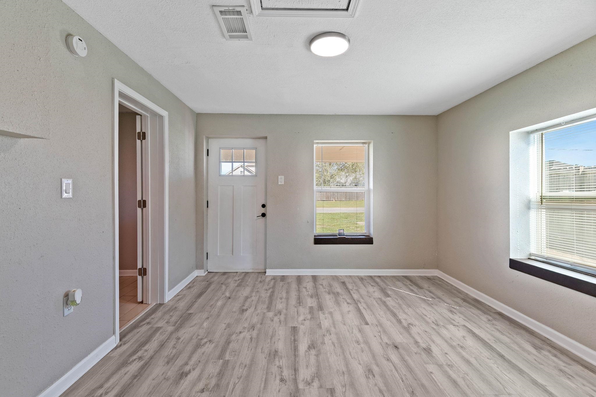 16796 Thompson Road Loxley, AL 36551 - Photo 17 of 93 Entrance Foyer
