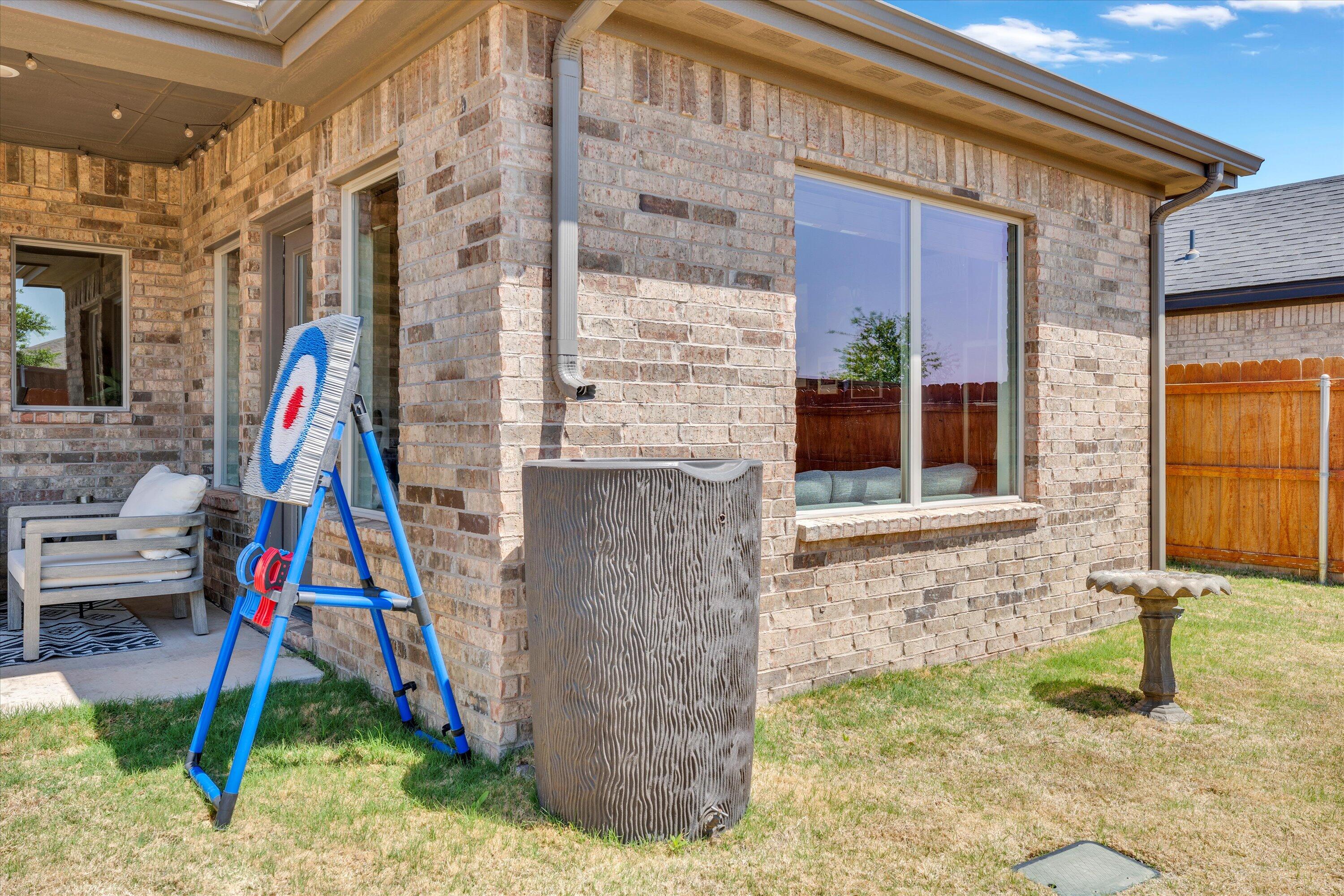 6803 52nd Street Lubbock, TX 79407 - Photo 32 of 34 a view of small yard