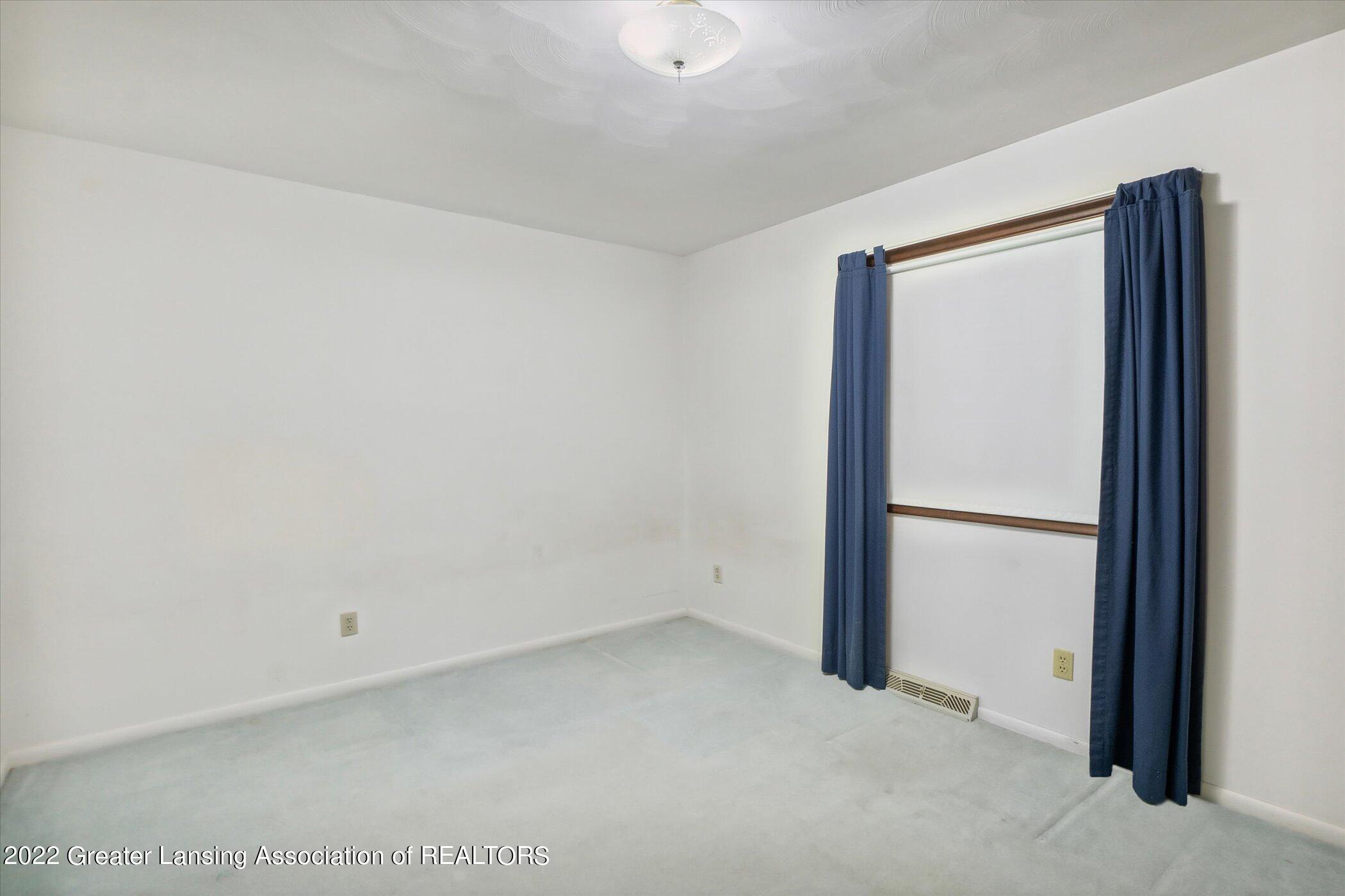2729 West Clark Road Lansing, MI 48906 - Photo 16 of 43 20-2729-W-Clark-Rd-Lansing-MI-48906-Wind
