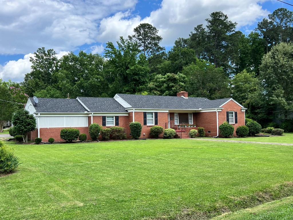 501 Cedar Street Clinton, SC 29325 - Photo 2 of 31