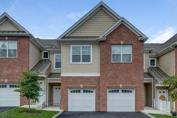 $3,300 | 60 Passaic Avenue, Unit 35, Fairfield, NJ 07004