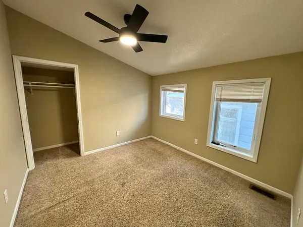 $3,650 | 629 Southeast Oak Street, Minneapolis, MN 55414