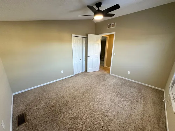 $3,650 | 629 Southeast Oak Street, Minneapolis, MN 55414