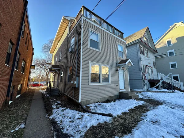$3,650 | 629 Southeast Oak Street, Minneapolis, MN 55414