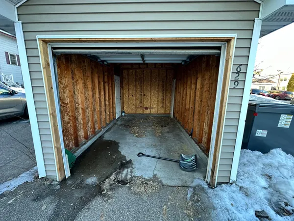 $3,650 | 629 Southeast Oak Street, Minneapolis, MN 55414