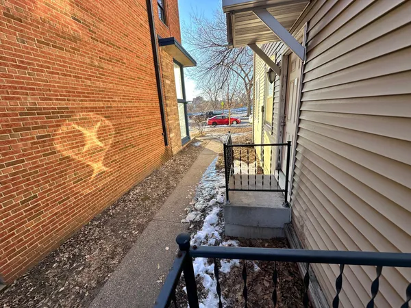 $3,650 | 629 Southeast Oak Street, Minneapolis, MN 55414