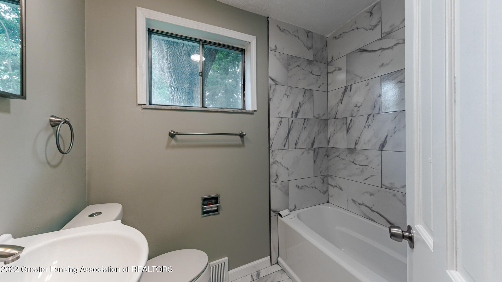 1019 Abbot Road East Lansing, MI 48823 - Photo 17 of 24 1019Abbot17