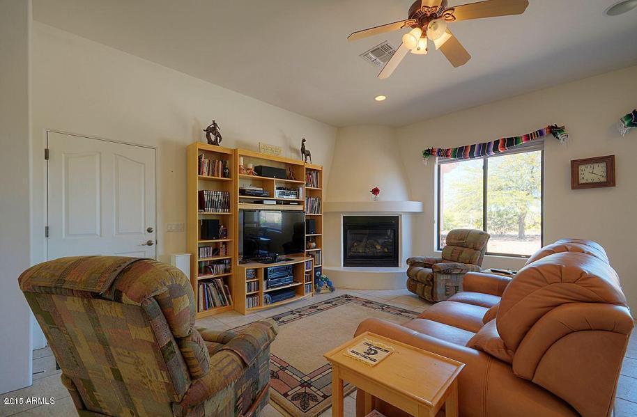 323 West Irvine Road Phoenix, AZ 85086 - Photo 7 of 35 7