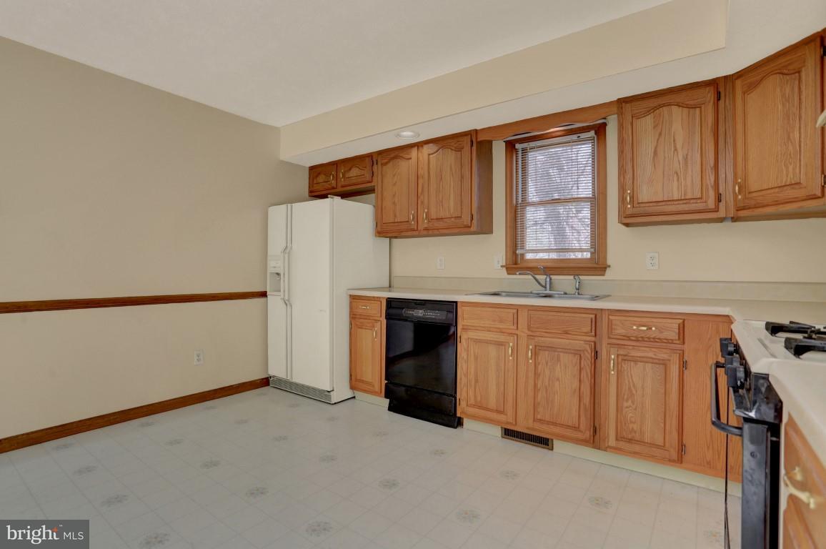 864 Aubel Road Delta, PA 17314 - Photo 13 of 35 Gallery Image 13