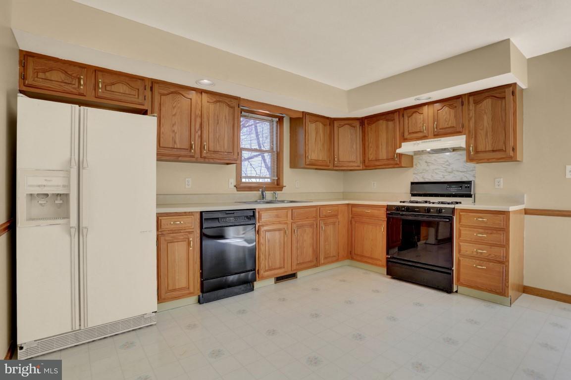 864 Aubel Road Delta, PA 17314 - Photo 17 of 35 Gallery Image 17