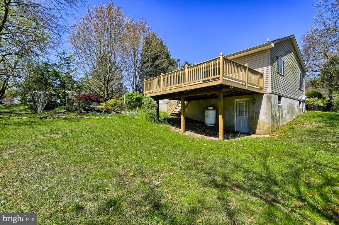 864 Aubel Road Delta, PA 17314 - Photo 6 of 35 Rear of home